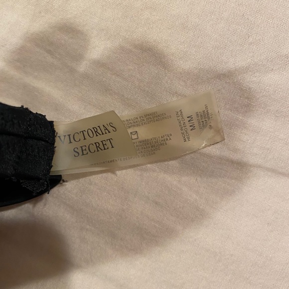 Victoria’s Secret black scoop bikini top - Picture 5 of 5